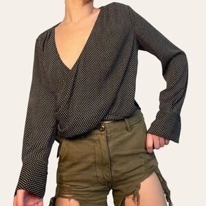 NWT Worthington Front Wrap High to Low Polka Dot Top 💕
